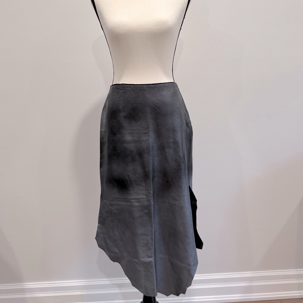PREVIEW Milano Genuine Leather Asymmetrical Skirt (EU 40 / US M)